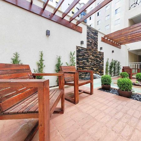 Bem No Centro, Cozinha Completa, Varanda E Garagem Посус-ді-Калдас Екстер'єр фото