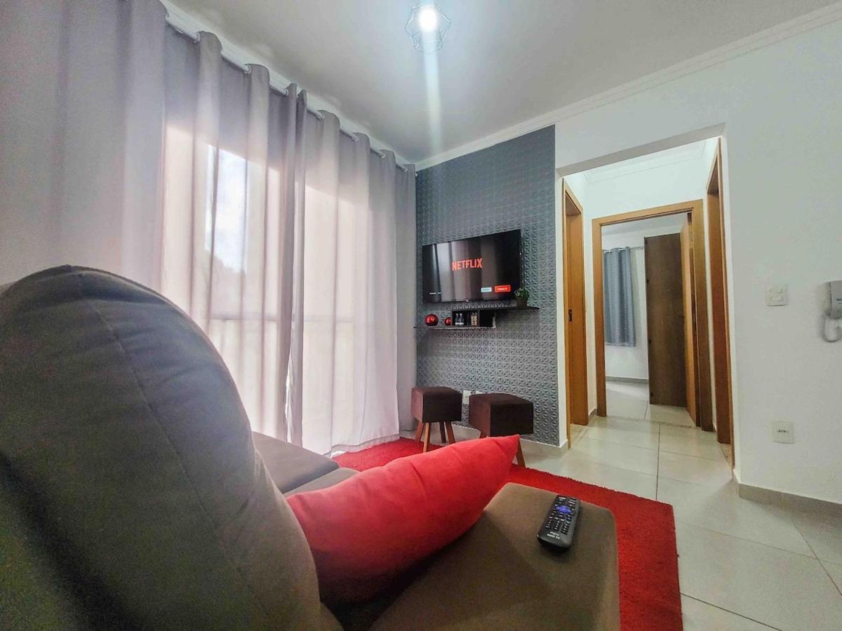 Bem No Centro, Cozinha Completa, Varanda E Garagem Посус-ді-Калдас Екстер'єр фото